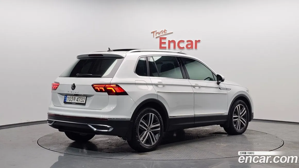 Volkswagen Tiguan — фото 2