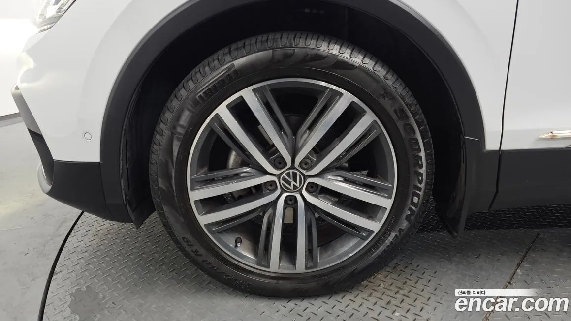 Volkswagen Tiguan — фото 6
