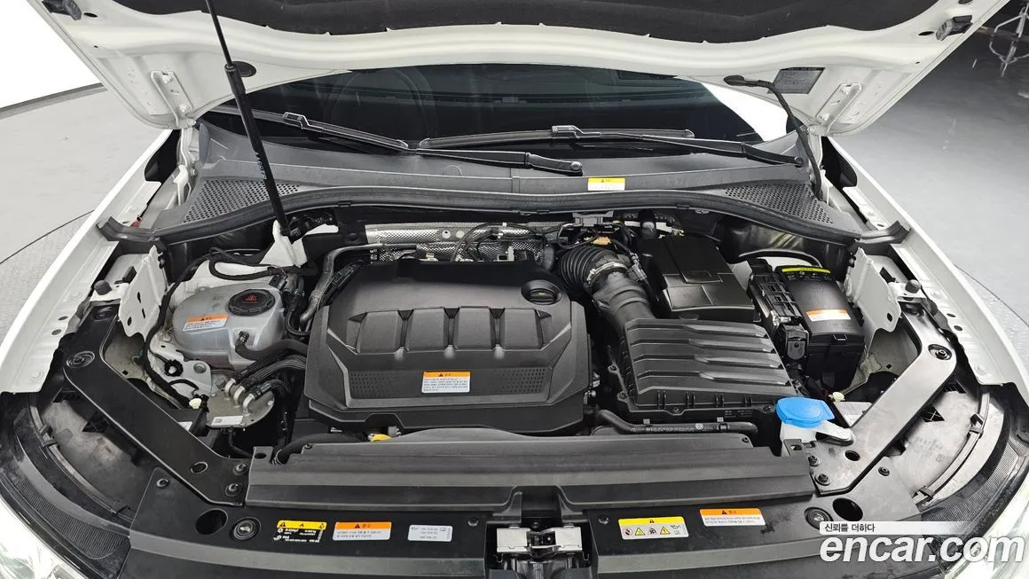 Volkswagen Tiguan — фото 9
