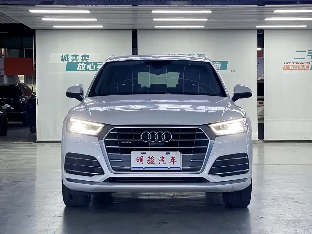 Audi Q5L — фото 2