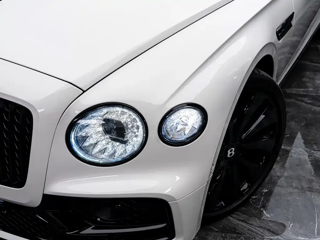 Bentley Flying Spur — фото 3