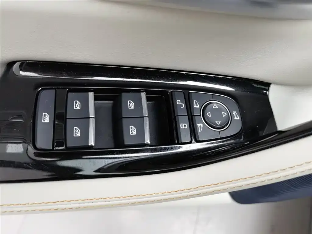 BYD PLUS New Energy — фото 2