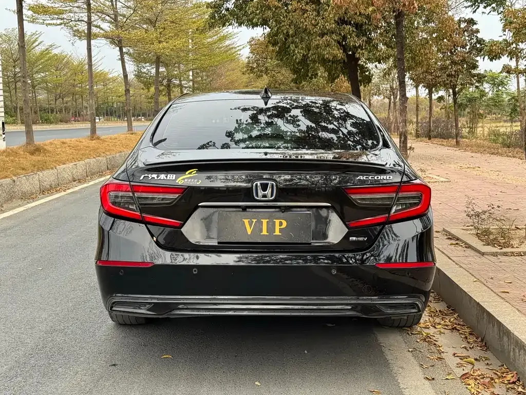 Honda Accord — фото 10