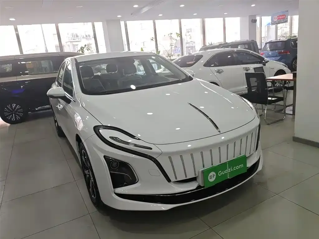 Hongqi E-QM5 — фото 3
