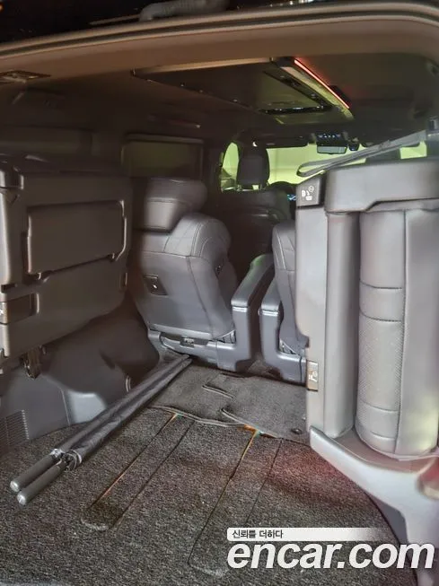 Toyota Alphard — фото 9