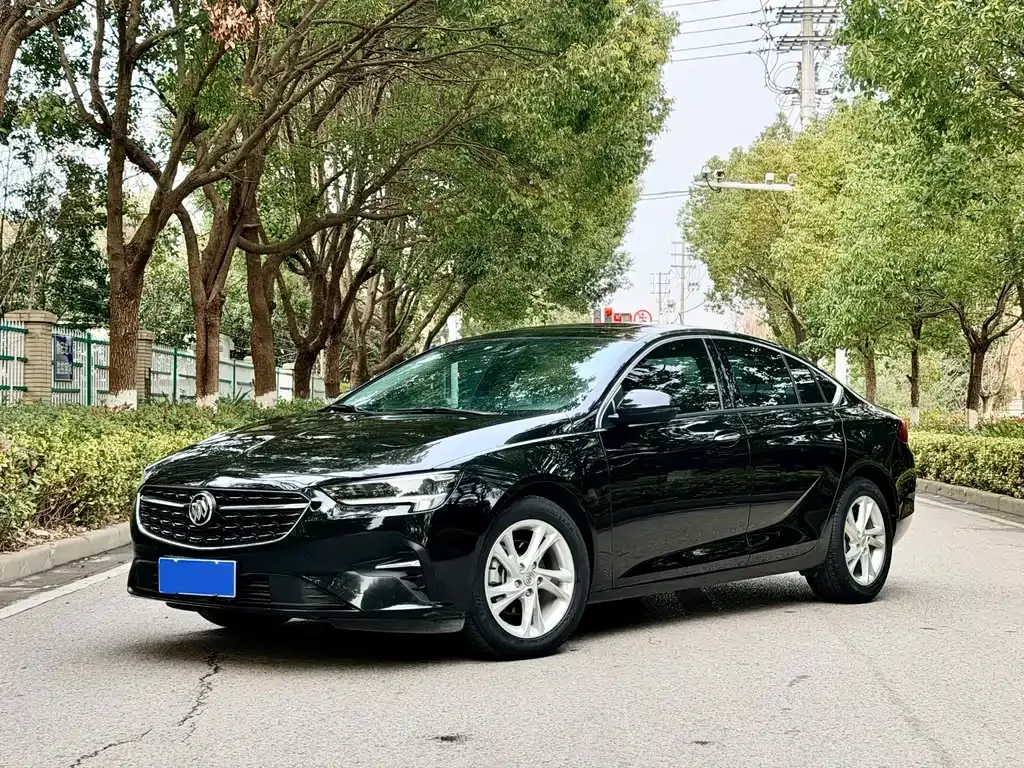 Buick Regal — фото 1