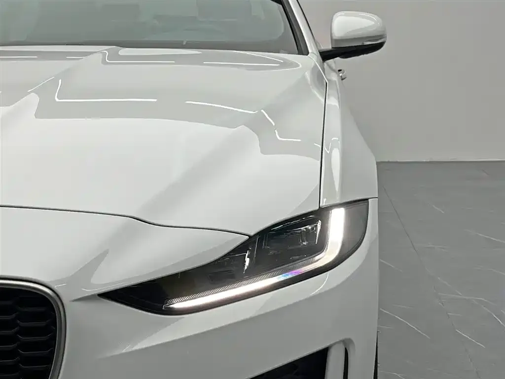 Jaguar XEL — фото 10
