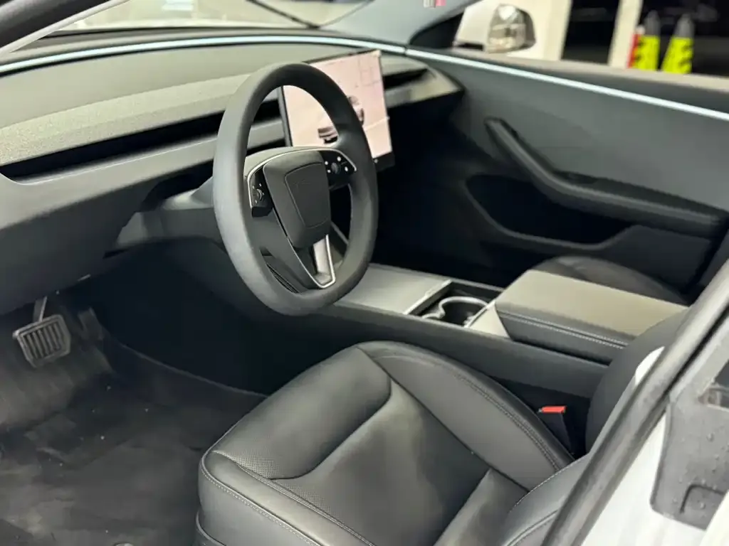 Tesla Model 3 — фото 5