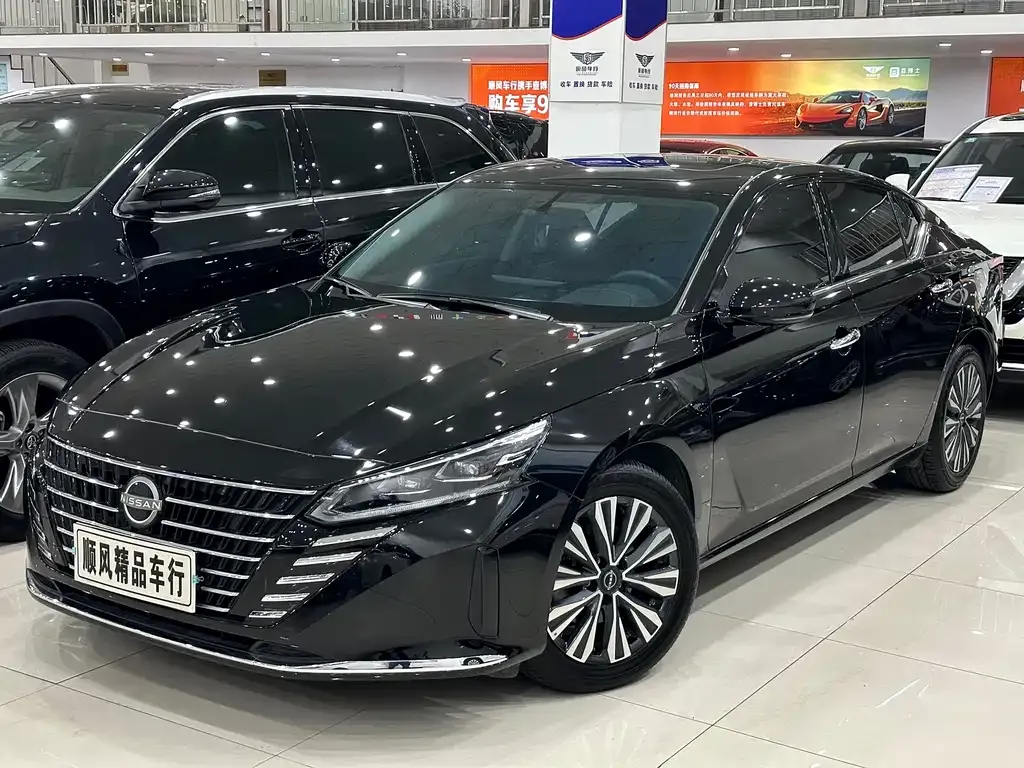 Nissan Teana — фото 1