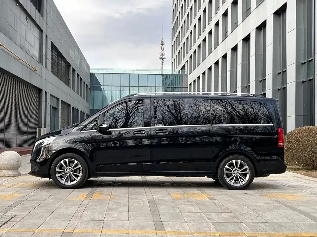 Mercedes-Benz V-Class — фото 10