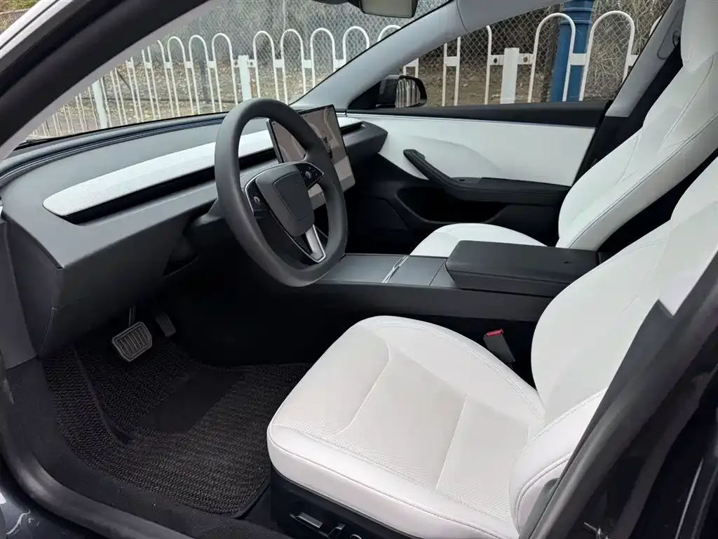 Tesla Model 3 — фото 5