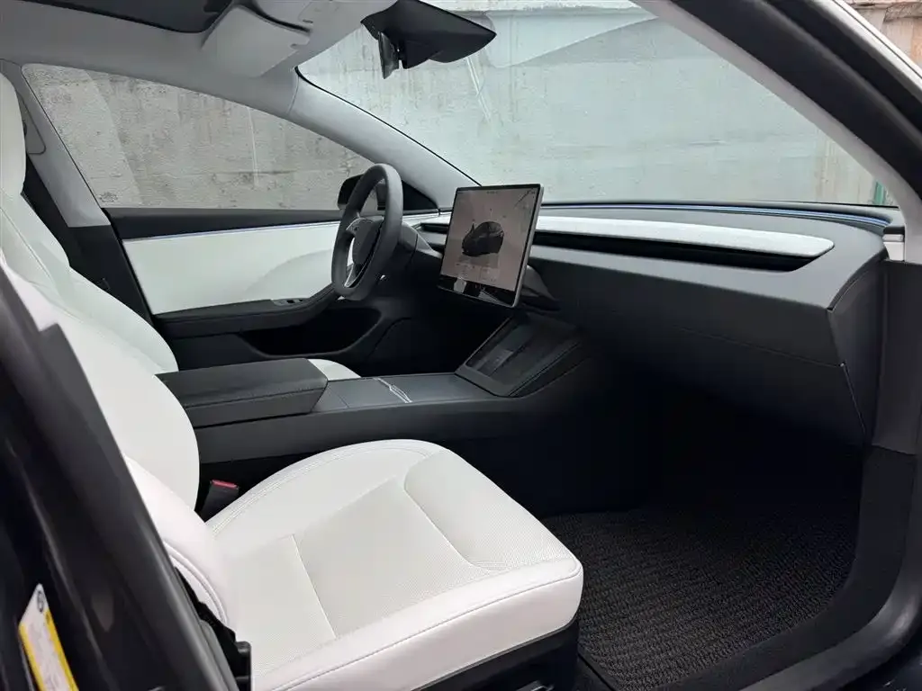 Tesla Model 3 — фото 2