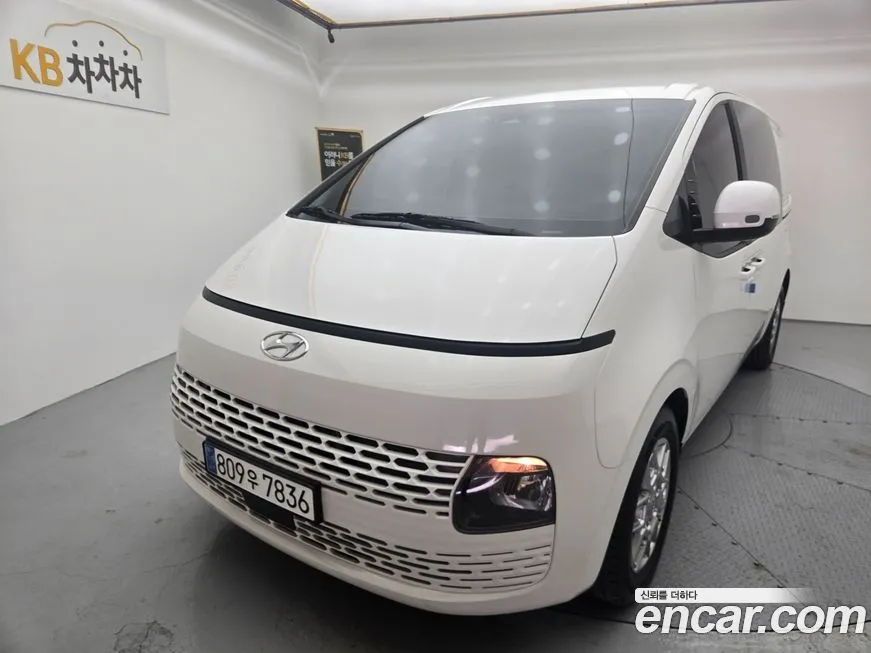 Hyundai Staria — фото 1