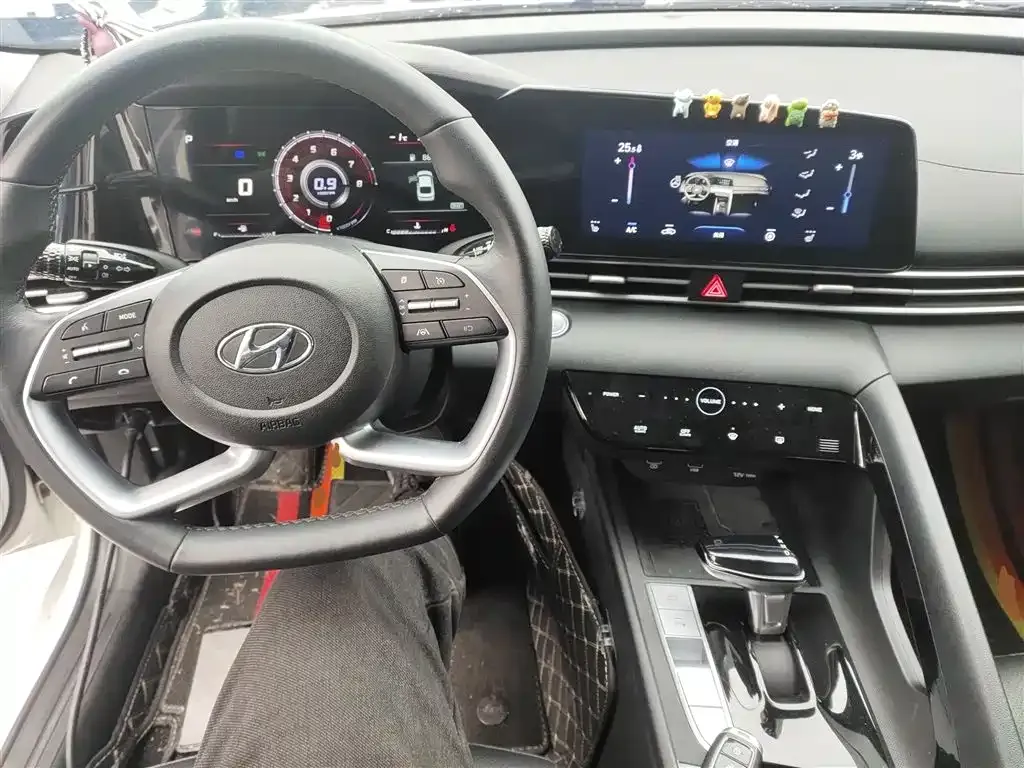Hyundai Elantra — фото 9