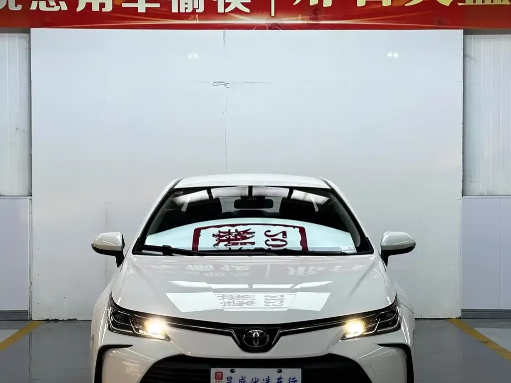 Toyota Corolla — фото 2