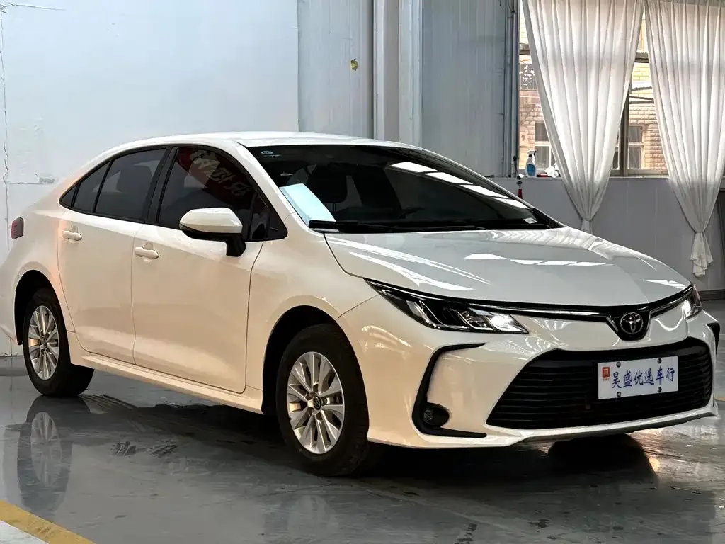 Toyota Corolla — фото 10