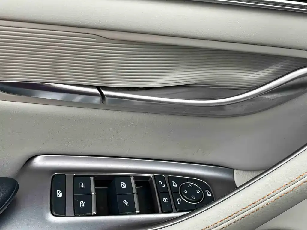 BYD PLUS New Energy — фото 10