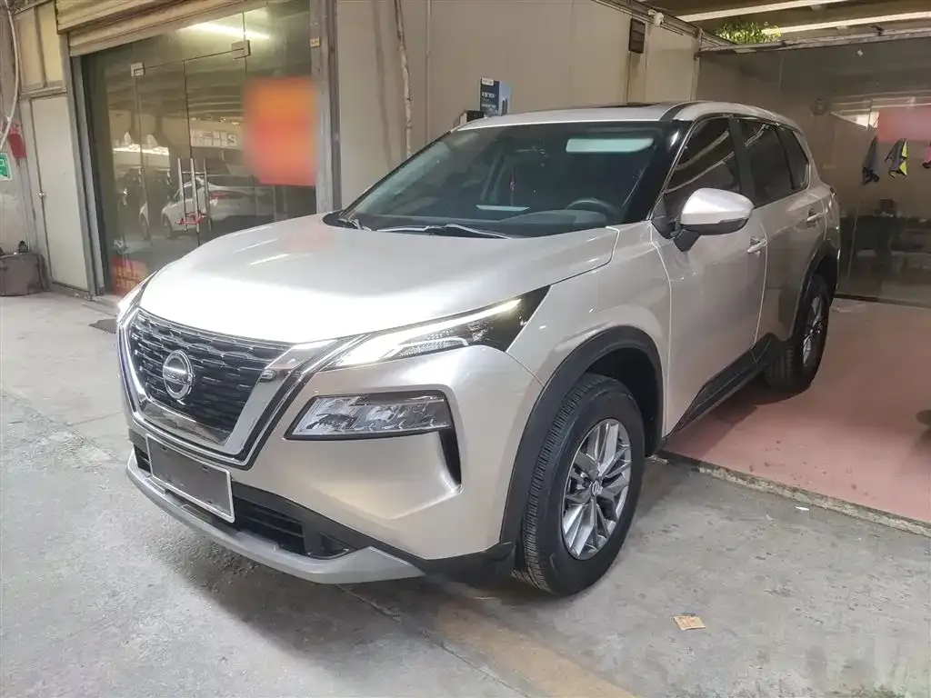 Nissan X-Trail — фото 1