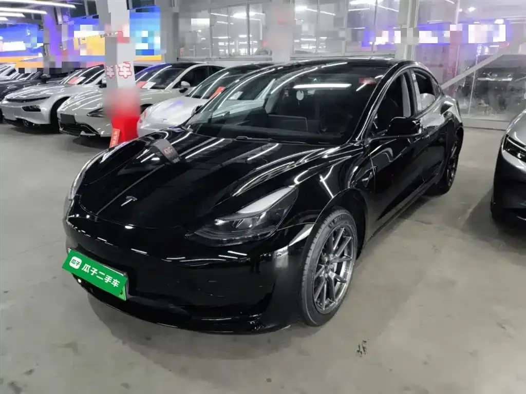 Tesla Model 3 — фото 1
