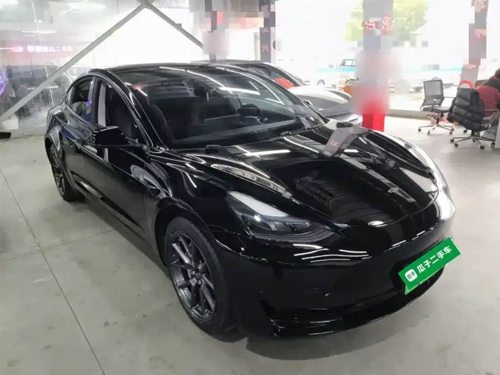 Tesla Model 3 — фото 5