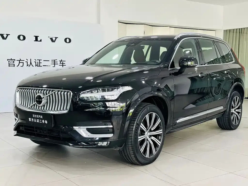 Volvo XC90 — фото 1