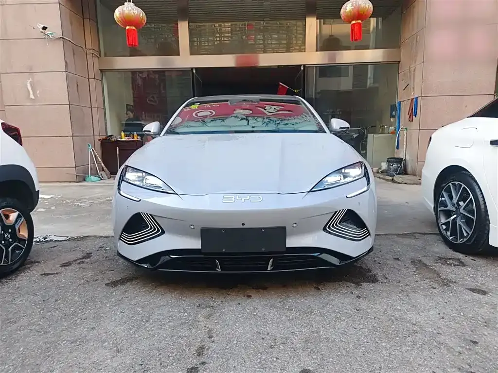 BYD Seal — фото 10