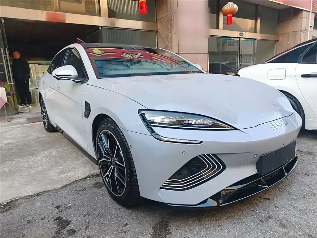 BYD Seal — фото 9