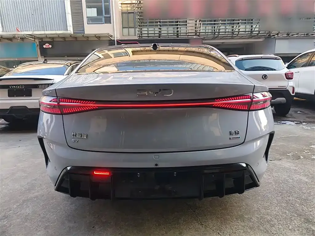 BYD Seal — фото 7