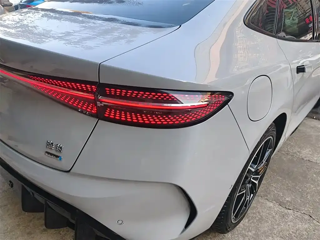 BYD Seal — фото 2