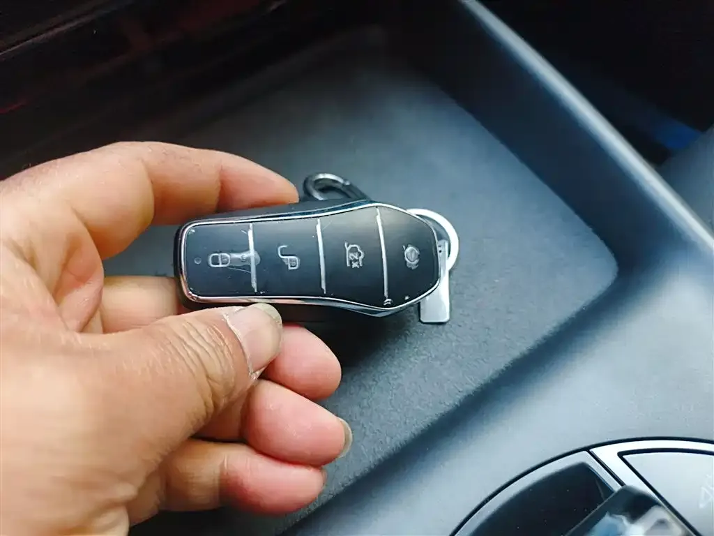 BYD Seal — фото 3