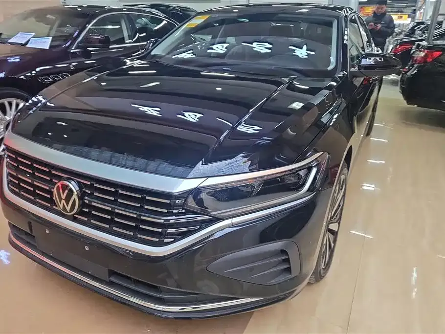 Volkswagen Passat — фото 1