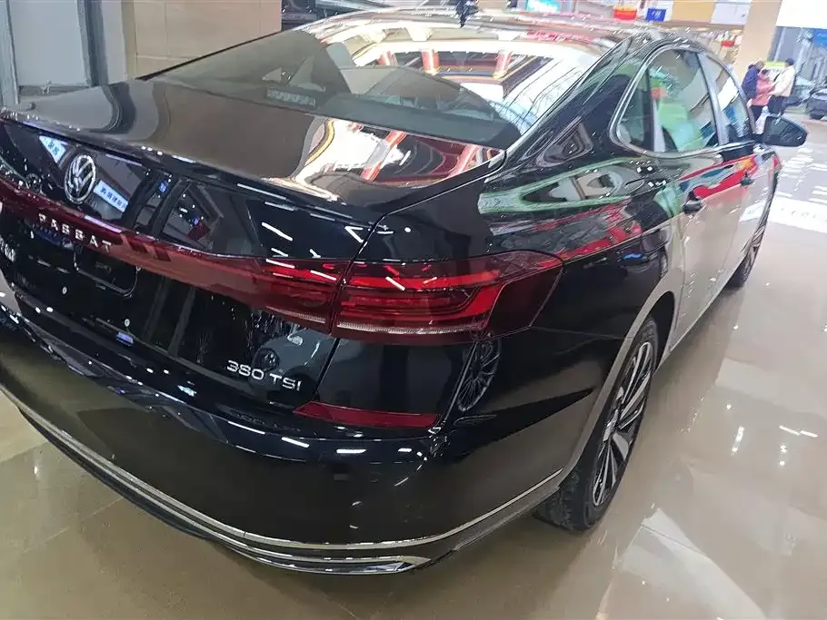 Volkswagen Passat — фото 8