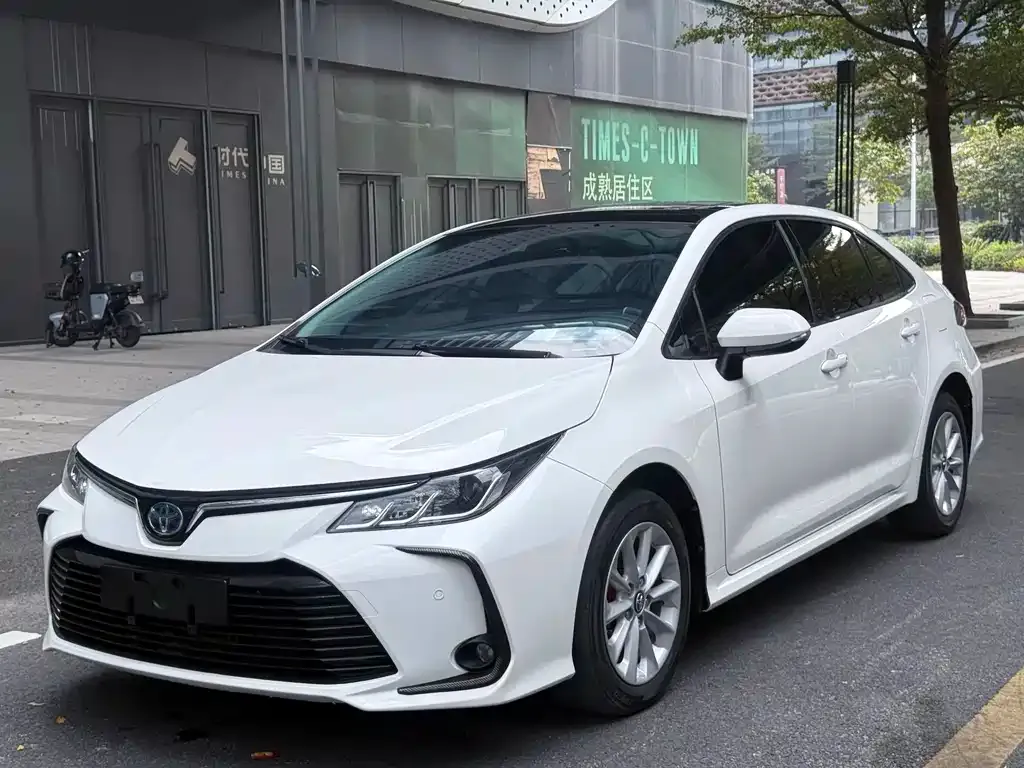 Toyota Corolla — фото 1
