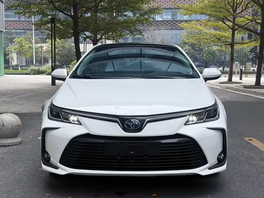 Toyota Corolla — фото 5