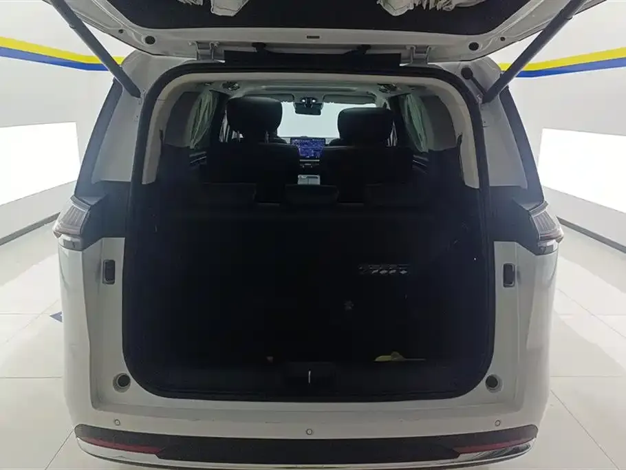 GAC Motor Trumpchi E8 — фото 4