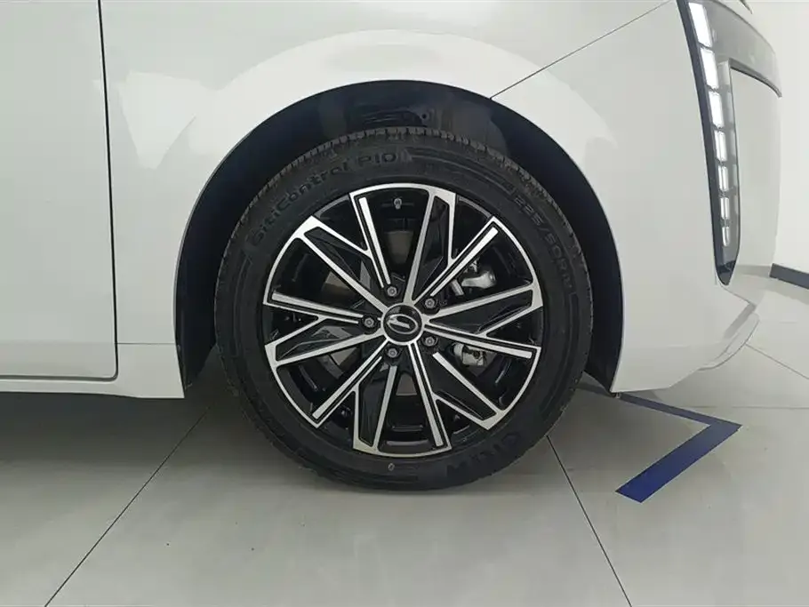 GAC Motor Trumpchi E8 — фото 7
