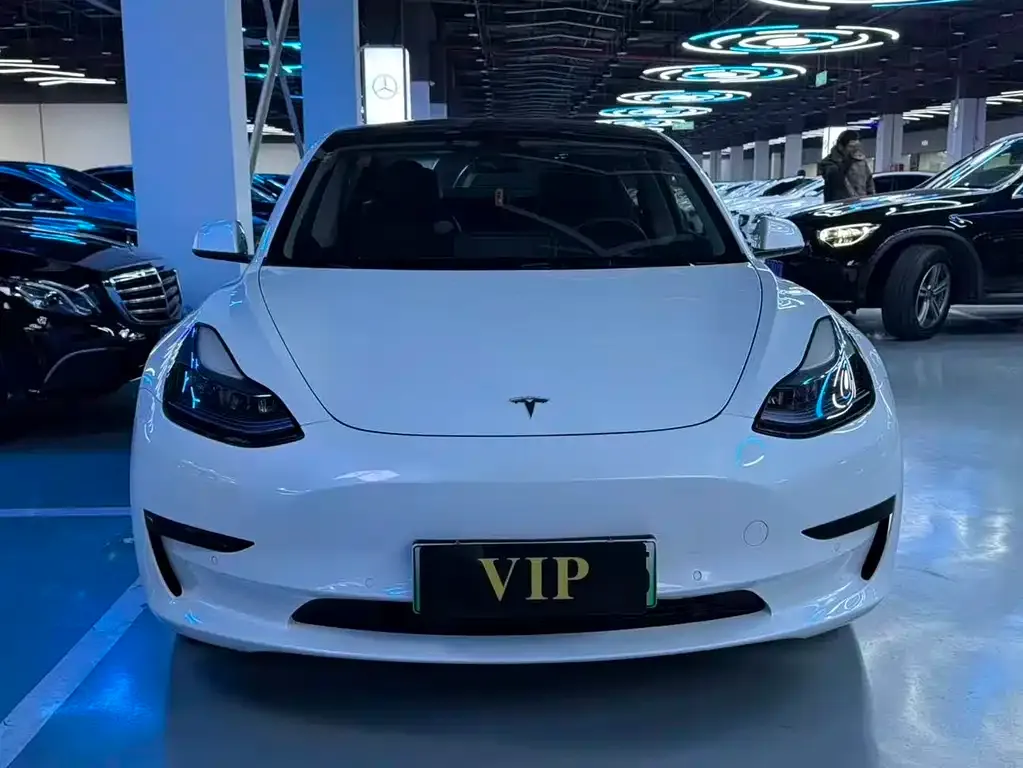 Tesla Model 3 — фото 8