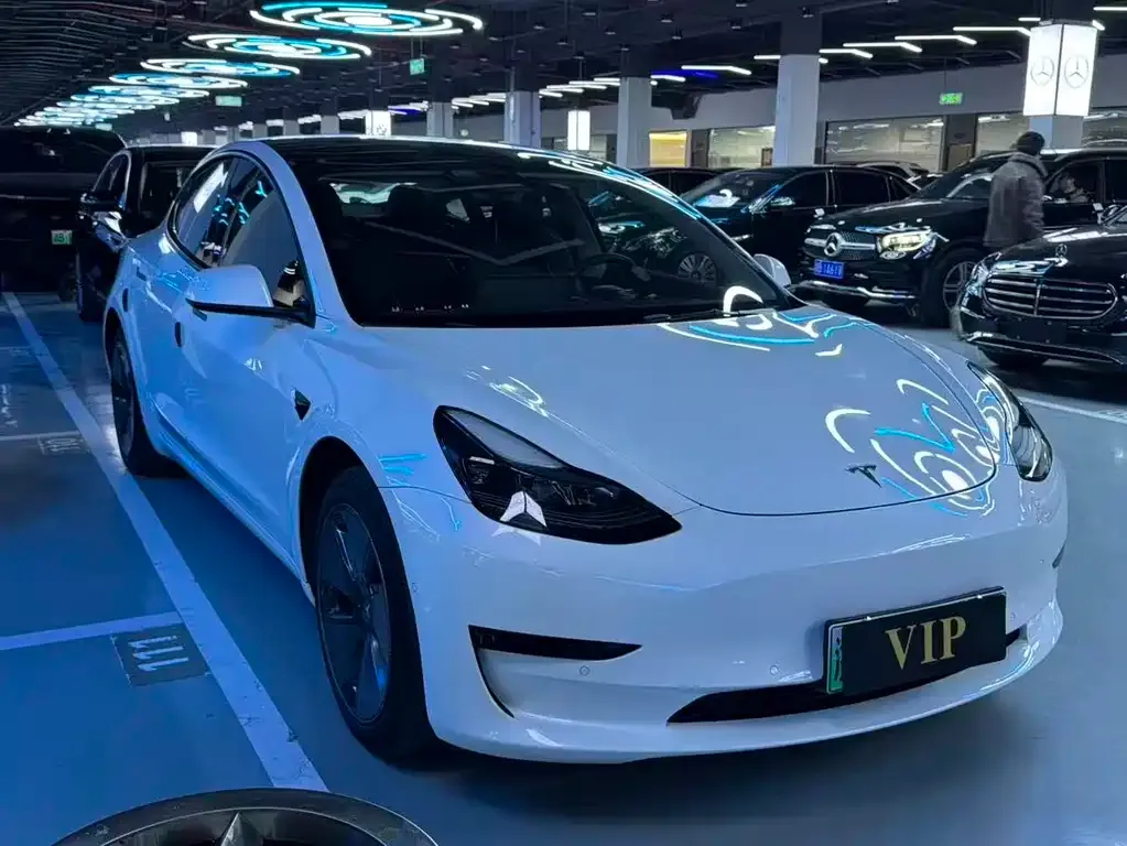 Tesla Model 3 — фото 9