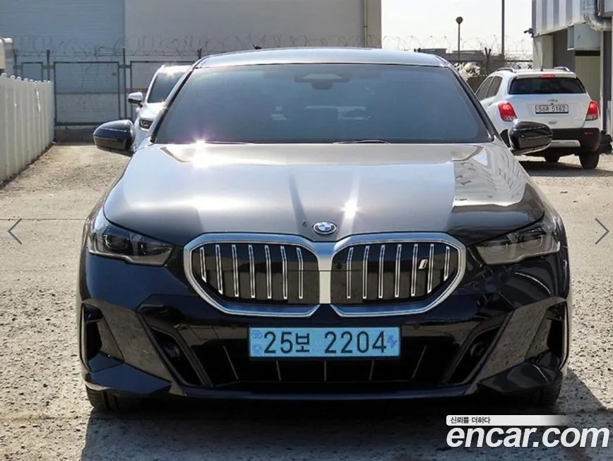 BMW i5 — фото 1