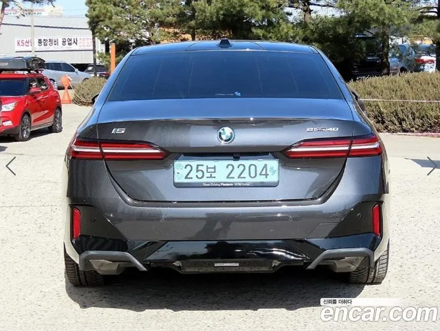 BMW i5 — фото 10