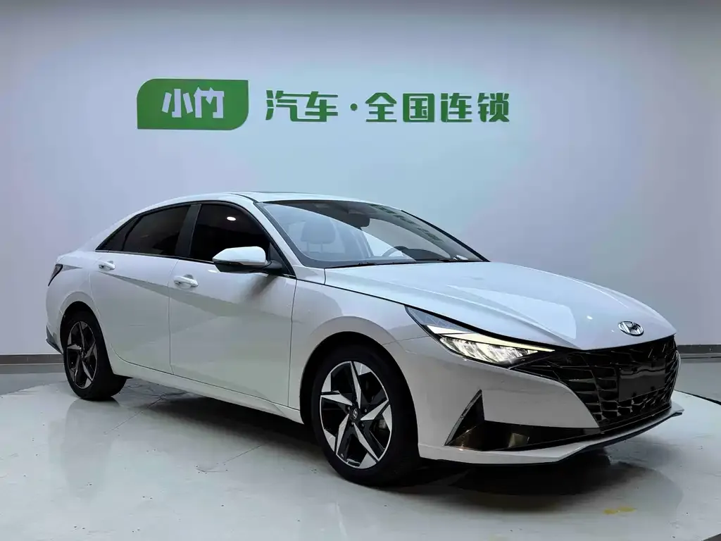 Hyundai Elantra — фото 10