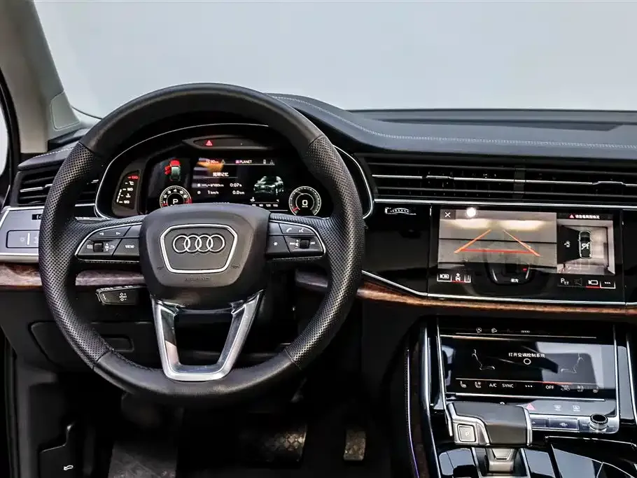 Audi Q7 — фото 9