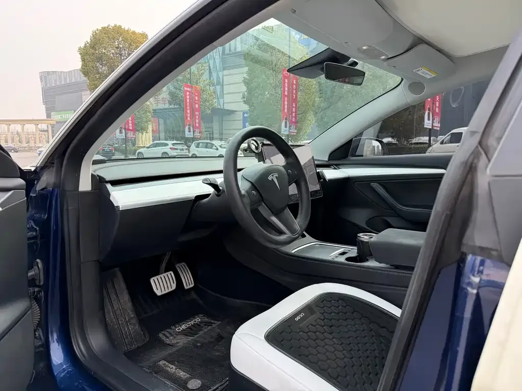 Tesla Model 3 — фото 3