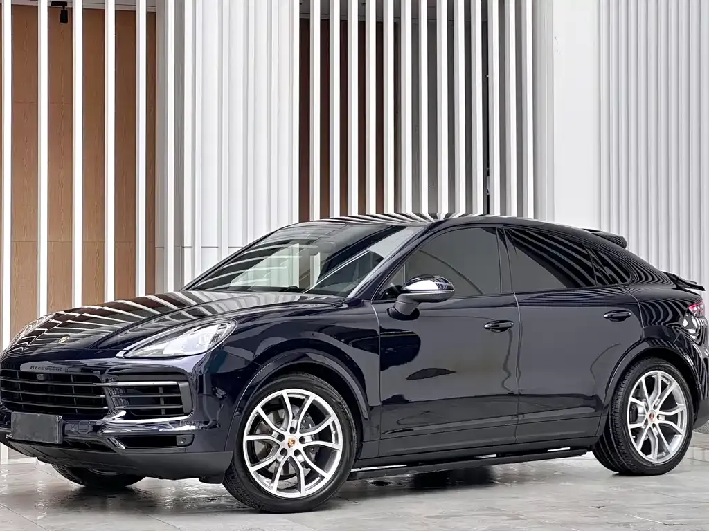 Porsche Cayenne — фото 1