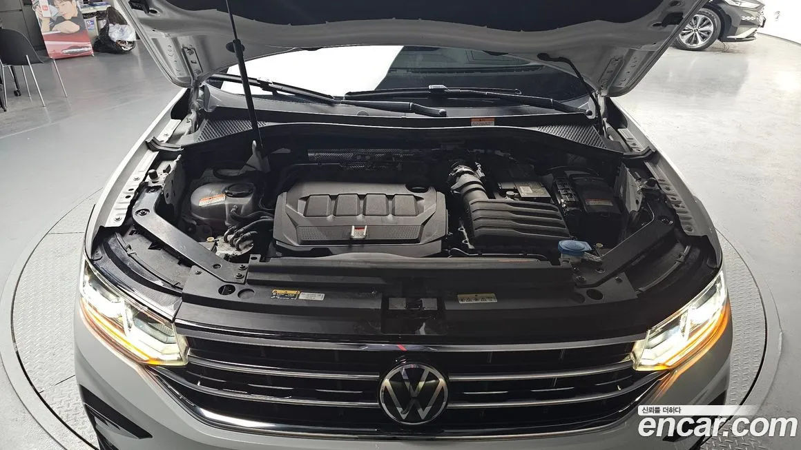 Volkswagen Tiguan — фото 10