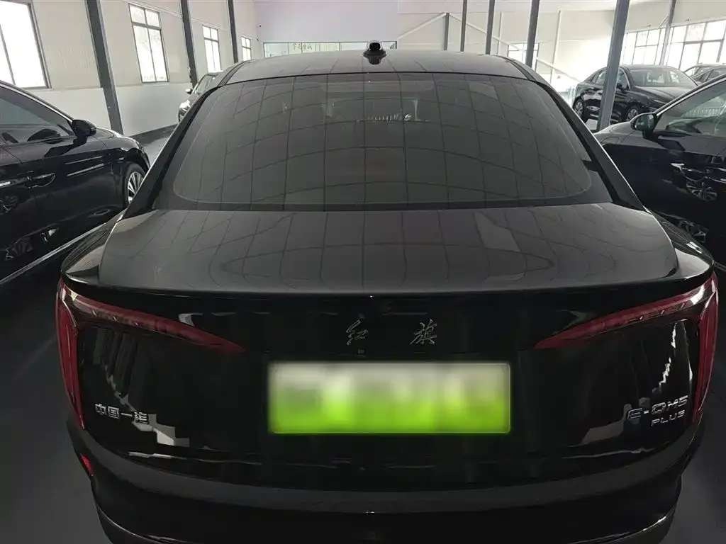 Hongqi E-QM5 — фото 10