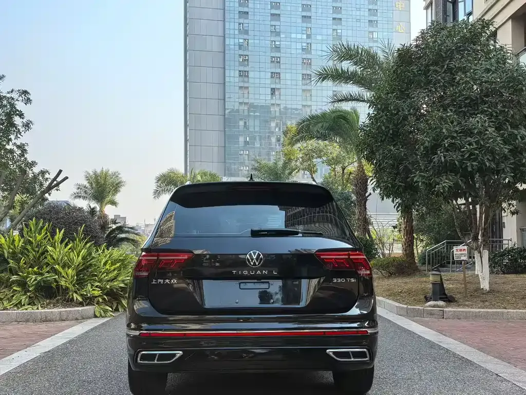 Volkswagen Tiguan L — фото 6