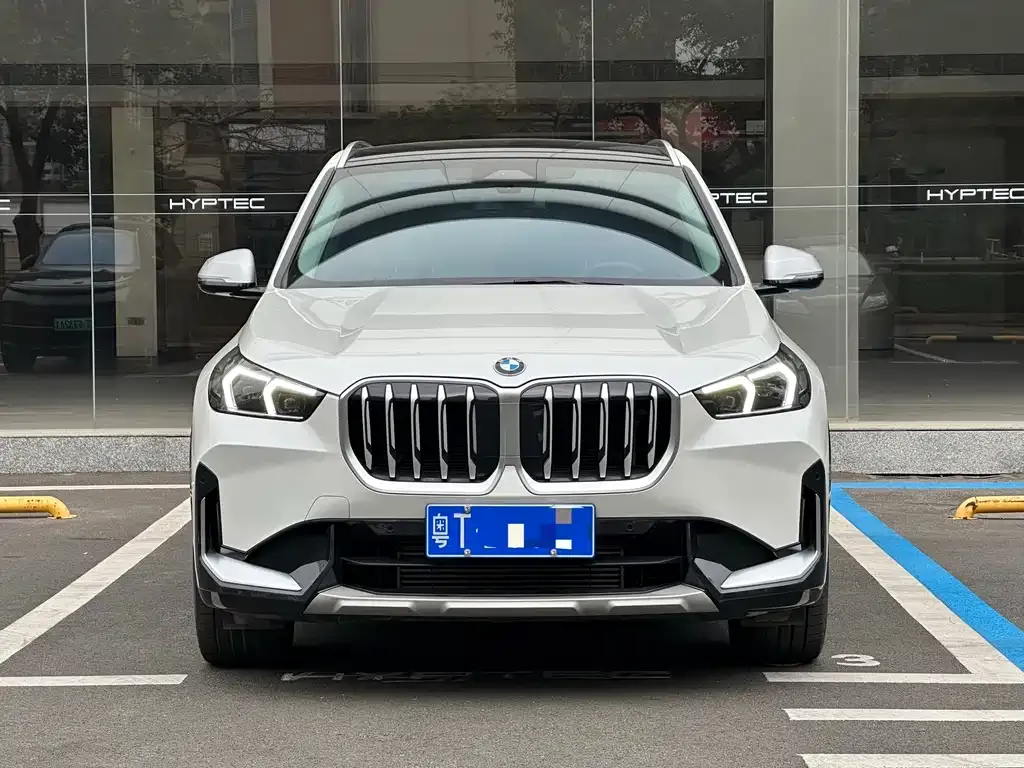 BMW X1 — фото 1