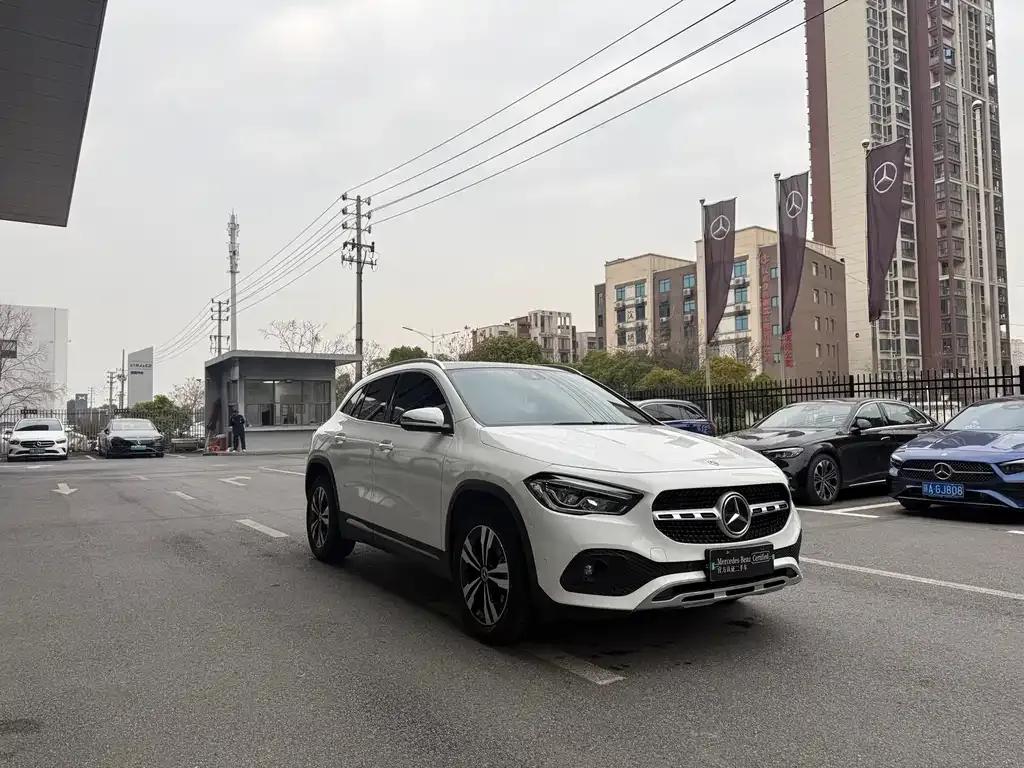 Mercedes-Benz GLA — фото 8