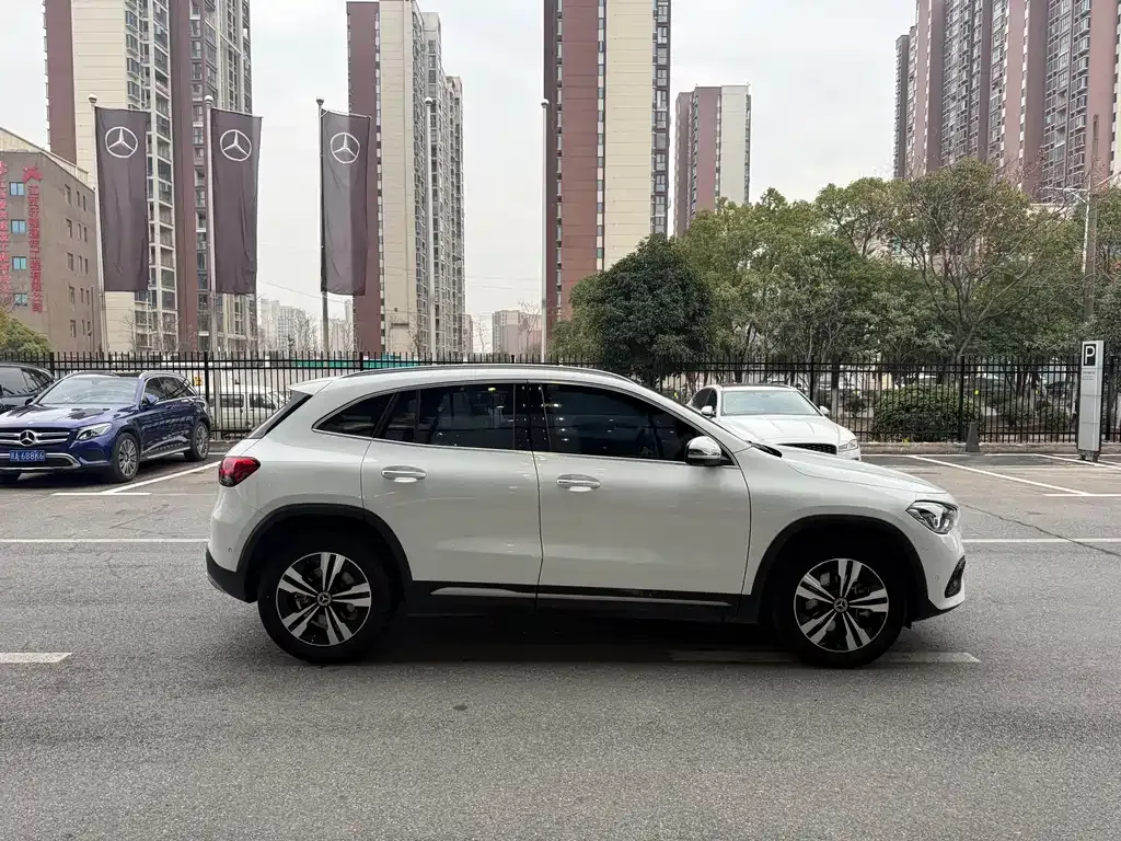 Mercedes-Benz GLA — фото 10